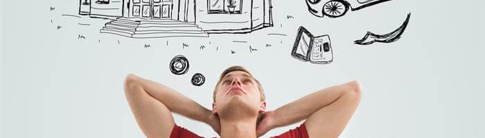 אדם חושב על המשכנתא שלו