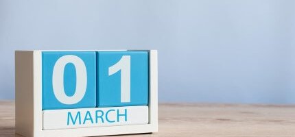 קוביות תאריך חודש מרץ